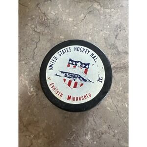 Vintage hockey puck United States Hall of Fame Eveieth, Minnesota  RARE